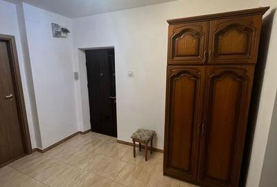 Apartament cu 3 camere decomandat în Podu Roș - 2