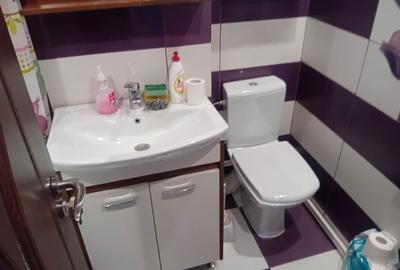 Apartament cu 3 camere semidecomandat în Dărmănești