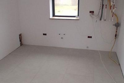 Casă cu 3 camere în Bălești - 2