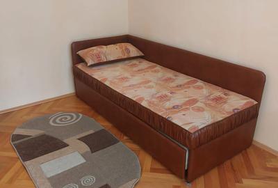 Apartament cu 3 camere semidecomandat în Central - 3