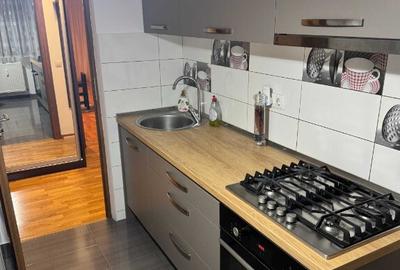 Apartament cu 3 camere decomandat în Timpuri Noi