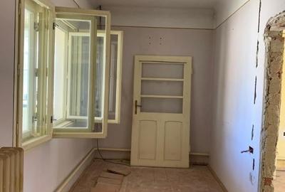 Vând casa în Lugoj, str Oituz - 5