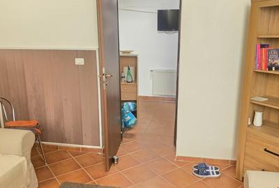 Apartament cu 4 camere decomandat în P-ța Universității - 9