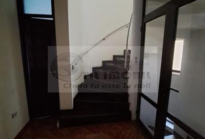 Casa/Vila de Inchiriat COPOU - 3000 euro - 30