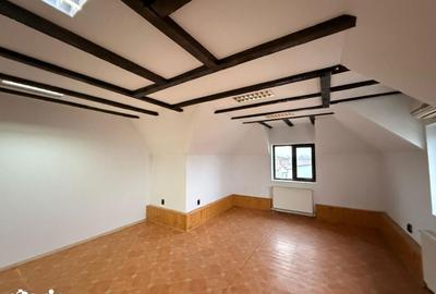Casă cu 5 camere cu Teren 155 Mp în Central - 13