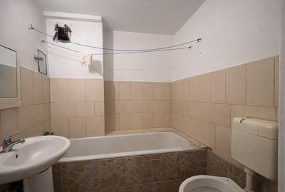 2 CAM> locatie centrala> 3 min Gara de Nord > bloc reabilitat> Mutare imediata - 4