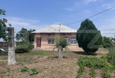 Casă cu 5 camere cu Teren 1400 Mp în Central