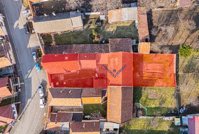 Casă individuală cu 3 camere cu Canalizare în Central - 2