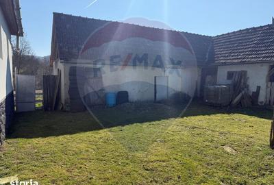 Casă cu 2 camere cu Teren 2002 Mp în Livada - 7