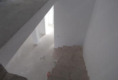 Casă cu 5 camere cu Teren 328 Mp în Favorit - 10