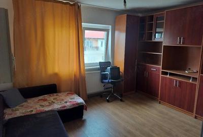 Apartament cu 2 camere decomandat în 1 Mai - 7