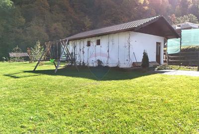 Hotel/Pensiune, de 386.45001220703 mp, în Lisa - 32