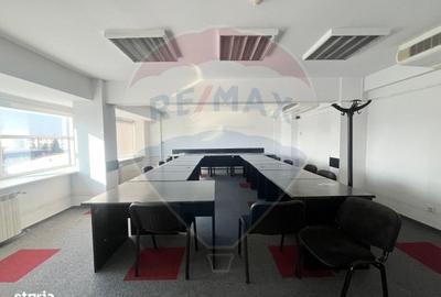 Spațiu comercial, de 4,500 mp, în Central - 10