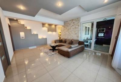 Apartament cu 3 camere în Central - 1