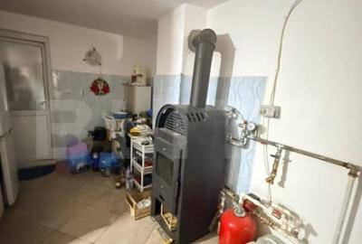 Casă cu 5 camere cu Canalizare în Central - 3