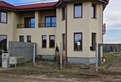 Casă cu 3 camere în Central