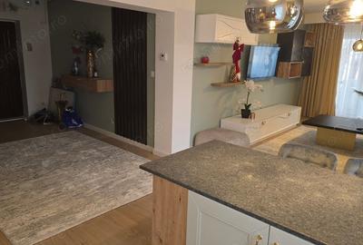 Apartament cu 4 camere decomandat în Micul Dallas - 2