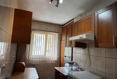 Garsonieră decomandată în Basarab - 4