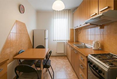 Apartament cu 3 camere semidecomandat în Central - 5