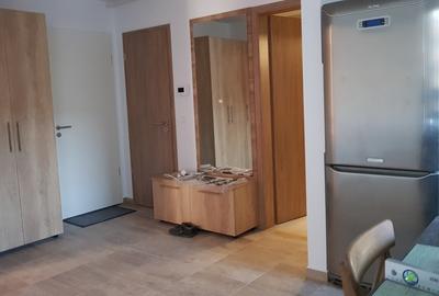 Apartament cu 2 camere decomandat, mobilat în Tractorul - 6