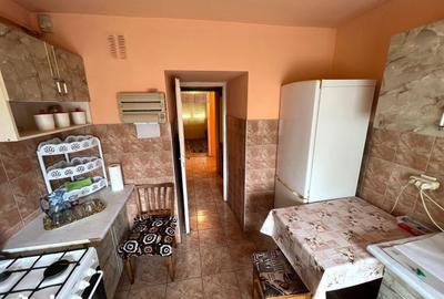 Apartament cu 3 camere în Micro 16 - 13