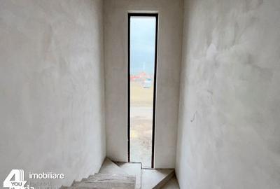 Casă cu 4 camere cu Teren 500 Mp în Central - 1