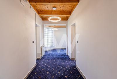 Casă individuală cu 7 camere cu Garaj în Fundata - 17