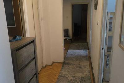 Apartament cu 3 camere decomandat în Malu Roșu - 2