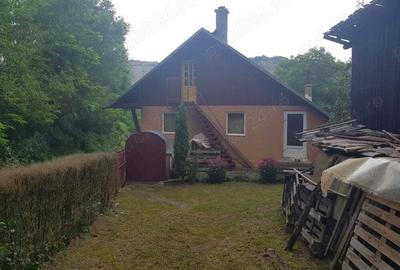 Casă cu 5 camere cu Teren 643 Mp în Poieni - 10