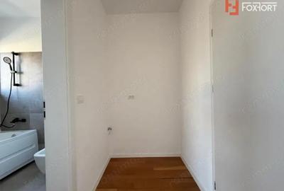 Casă cu 5 camere cu Canalizare în Săcălaz