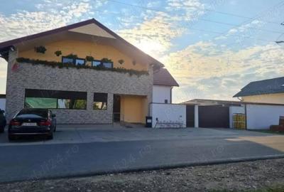 Casă cu Teren 600 Mp în Central - 1