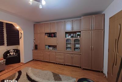 Apartament cu 3 camere decomandat în Dâmbu Pietros - 6