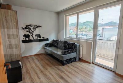 Apartament cu 3 camere, vedere superba spre Cetatea Rasnov si Muntii Bucegi - 1