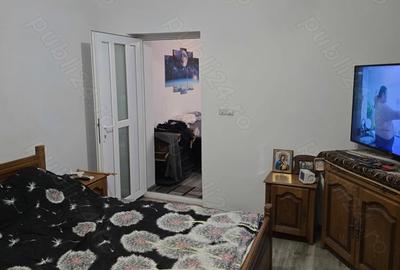 Casă cu 2 camere cu Teren 100 Mp în Central - 1