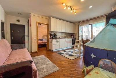 Apartament cu 3 camere semidecomandat în Mărăști