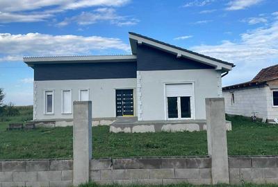 Casa noua ,zona Gelu,Satu Mare , pret 110.000euro - 1