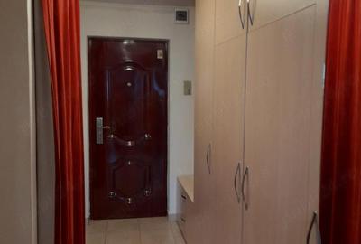 Garsonieră decomandată în Soarelui