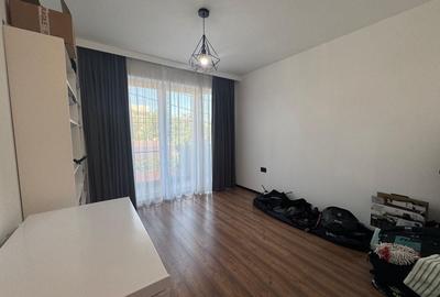 3 CAMERE + LOC DE PARCARE || SISESTI - 13