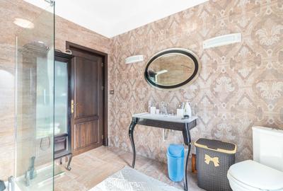 Casă individuală cu 11 camere cu Canalizare în Central - 15