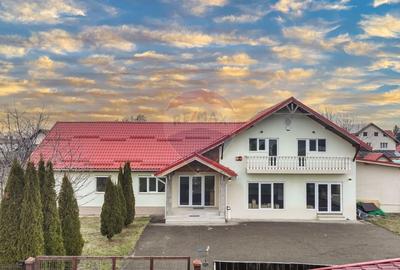Casă cu 7 camere cu Teren 1400 Mp în Stupini