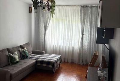 Apartament cu 3 camere decomandat în Răcădău