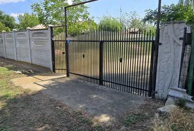 Teren si casa batraneasca - 5