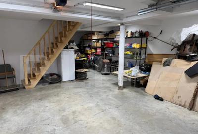 Casă cu 7 camere cu Teren 1800 Mp în Central - 3