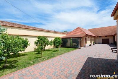 Resedinta cu:foisor,2 garaje, crama tip restaurant+garsoniera lux ... - 14