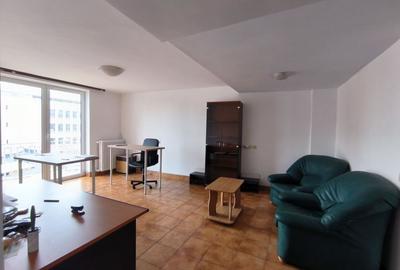 Apartament de vanzare  3 camere decomandat - Piața Romană RISC 1 - 2