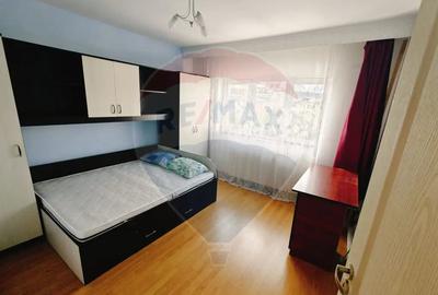 Apartament cu 2 camere decomandat în Hotvon