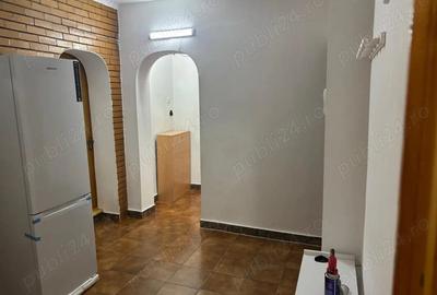 Apartament cu 3 camere semidecomandat în Obcini