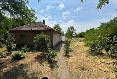 Casa de vanzare plus teren 2000 mp - 1