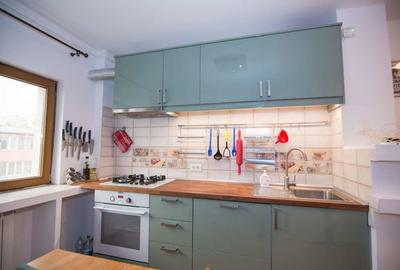 Apartament cu 2 camere semidecomandat, mobilat în Moșilor