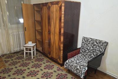 Apartament cu 3 camere decomandat în Progresul - 11